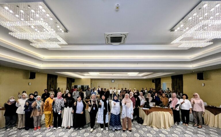 dengan latar upgrade all participants